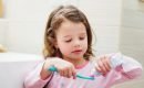 01. Fluorosis - Nena lavandose los dientes