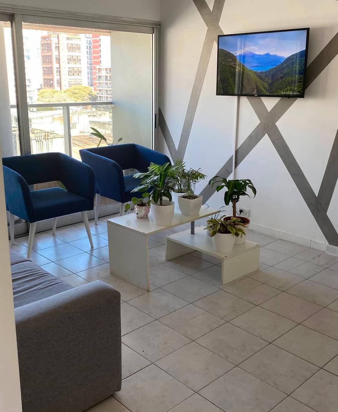 Sala de espera del consultorio odontológico en Nueva Córdoba